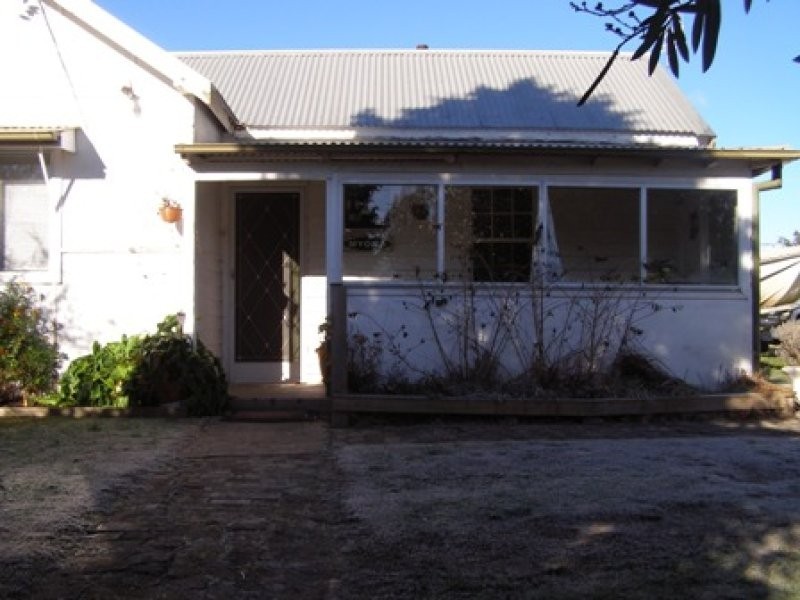 16 Windred Street, Orange NSW 2800