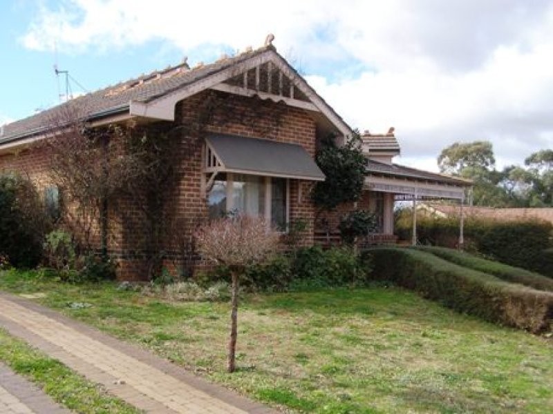 3 Bowyer Place, Orange NSW 2800