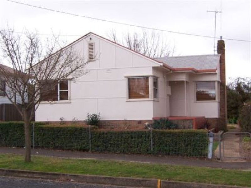 4 Tobruk Crescent, Orange NSW 2800
