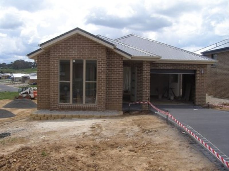 24 Botanic Way Dwelling 1, Orange NSW 2800