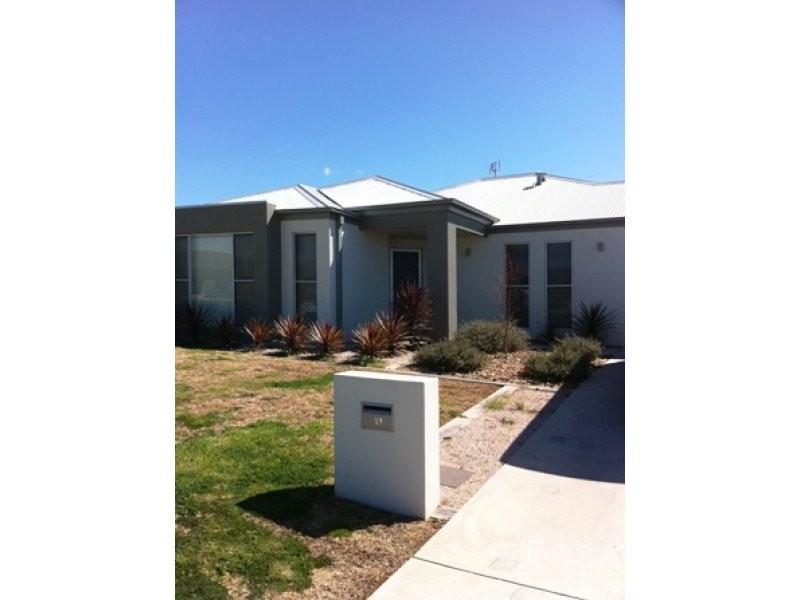 11 Sapphire Street, Orange NSW 2800