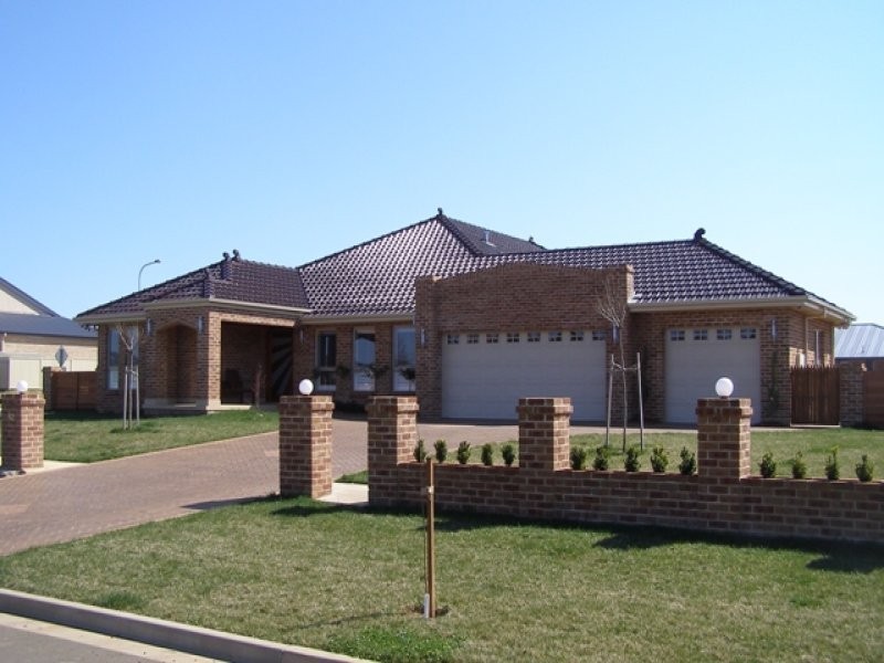 42 Farrell Road, Orange NSW 2800