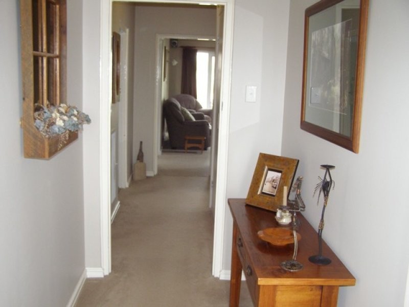 8 Orana Street, Orange NSW 2800