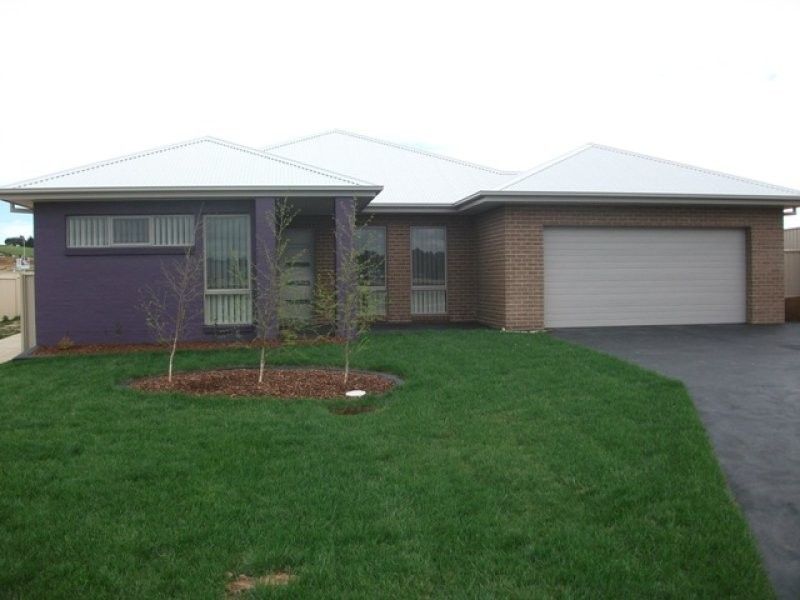 98 Braeburn Crescent, Orange NSW 2800