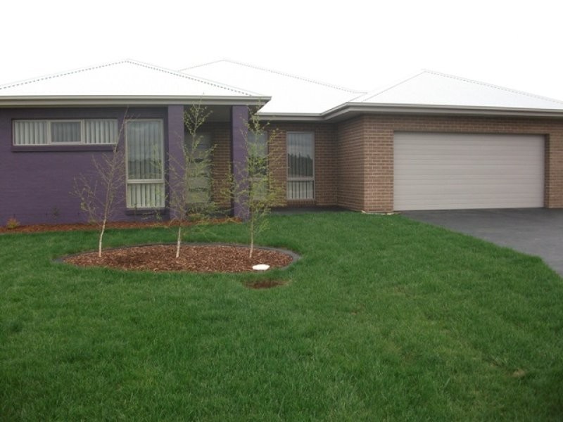 98 Braeburn Crescent, Orange NSW 2800