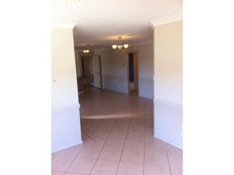 11 Hoskins Place, Orange NSW 2800