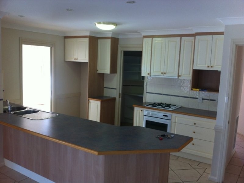 11 Hoskins Place, Orange NSW 2800