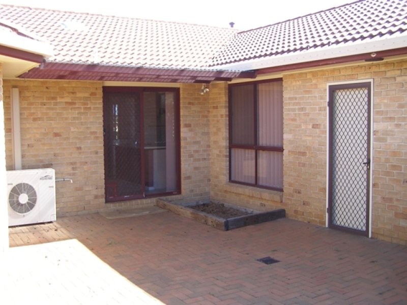 12 Sheldon Crescent, Orange NSW 2800