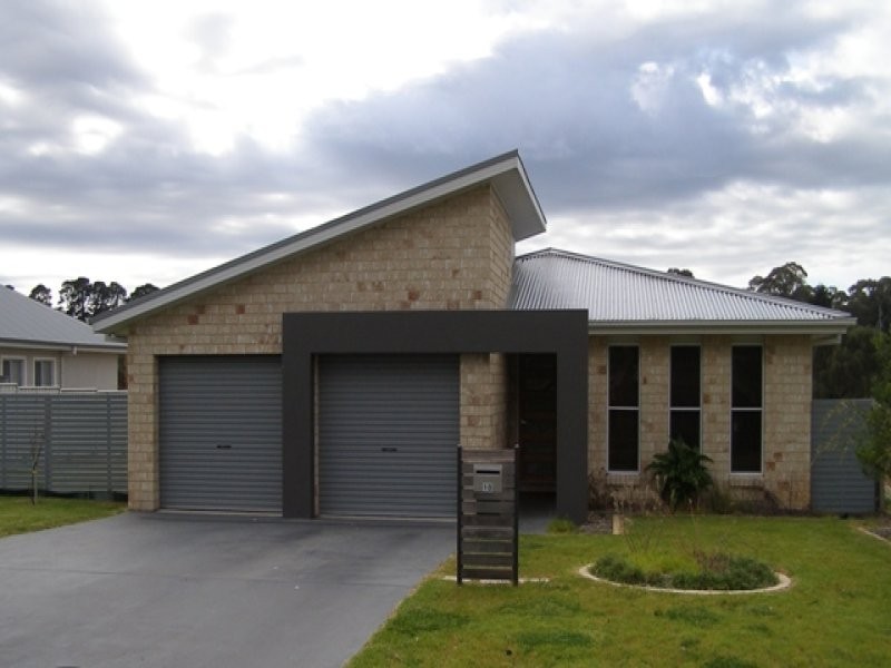 10 Burrows Court, Orange NSW 2800