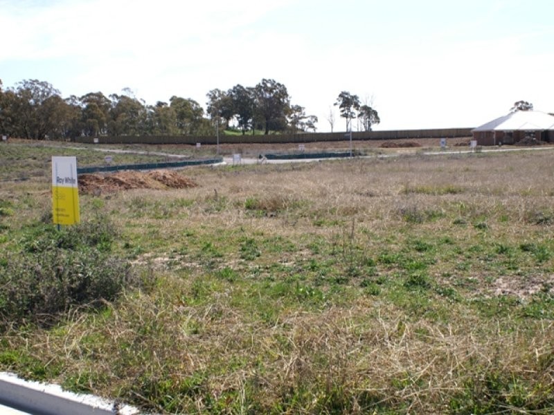 27 Begonia Place, Orange NSW 2800