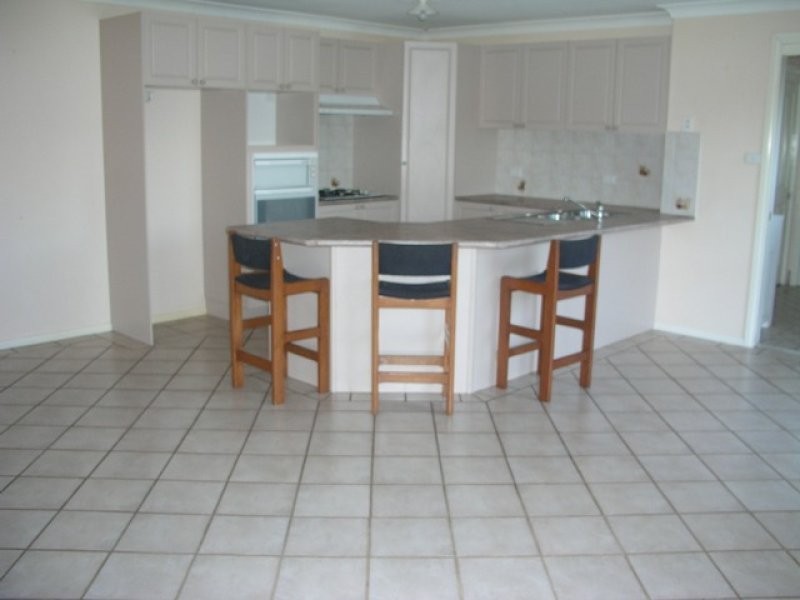 4 Magnolia Way, Orange NSW 2800