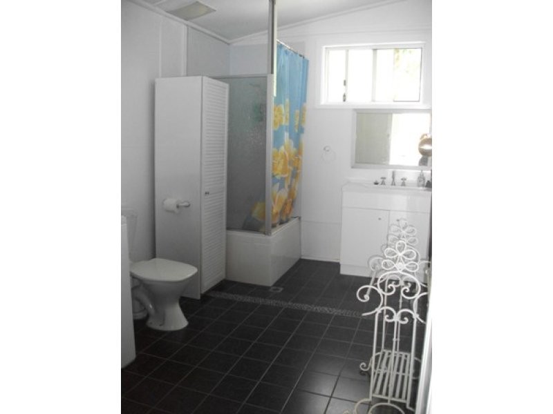 18 Burrendong Way, Orange NSW 2800