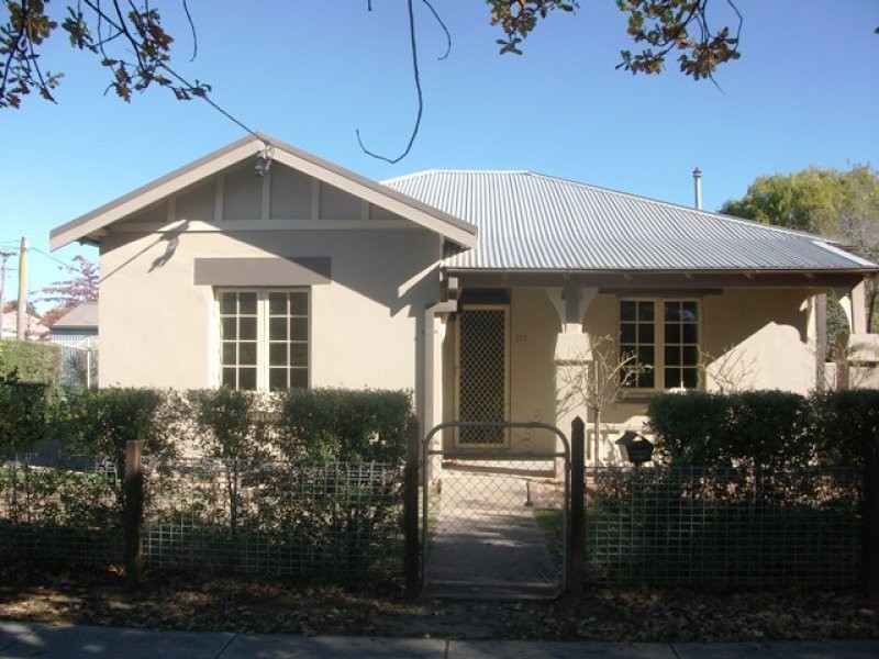 111 Sampson Street, Orange NSW 2800