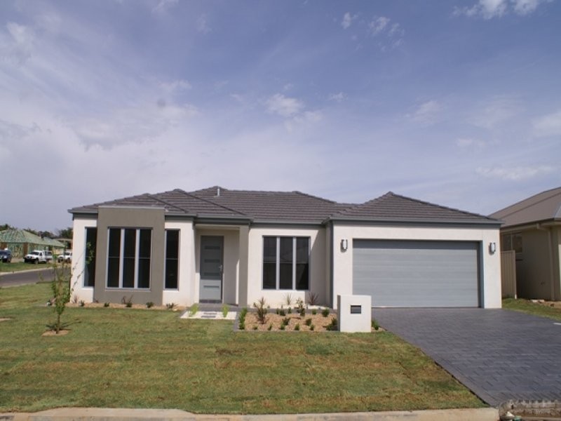 1 Garnet Place, Orange NSW 2800