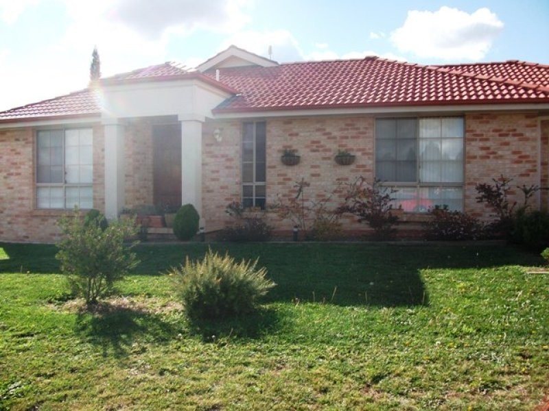 6 Brooklands Drive, Orange NSW 2800
