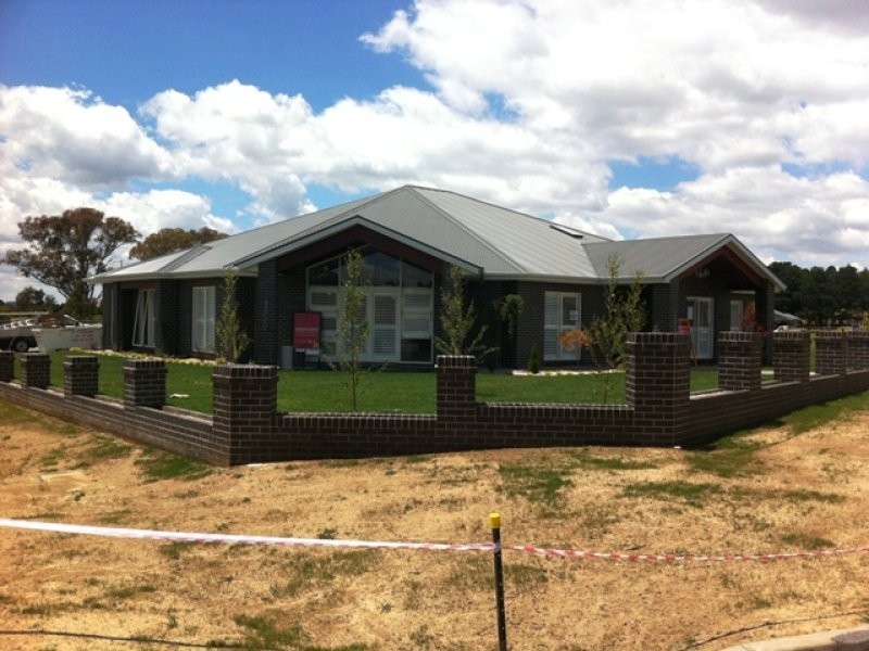 32 Moonstone Drive, Orange NSW 2800