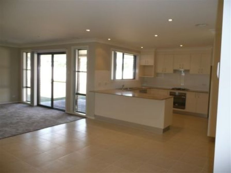 96 Diamond Drive, Orange NSW 2800