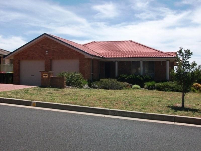 11 Hoskins Place, Orange NSW 2800