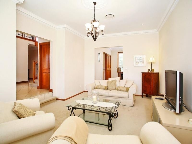 22 Valley View Crescent, North Epping NSW 2121