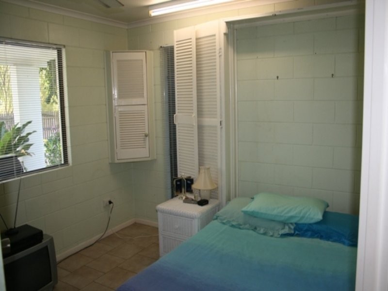 2 Tracey St, Balgal Beach QLD 4816