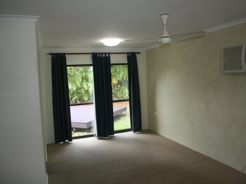 1 Armidale Avenue, Balgal Beach QLD 4816