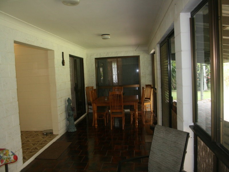 293 Ocean Parade, Balgal Beach QLD 4816