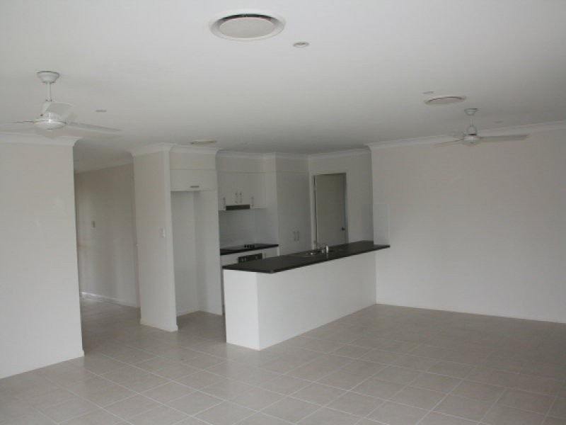 35 Beach Court, Balgal Beach QLD 4816