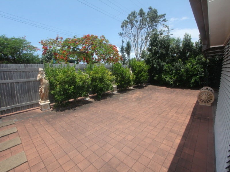 25 Reef Street, Saunders Beach QLD 4818