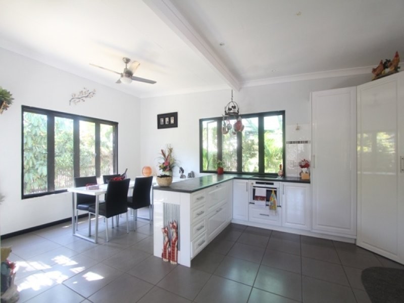 39 Reef Street, Saunders Beach QLD 4818