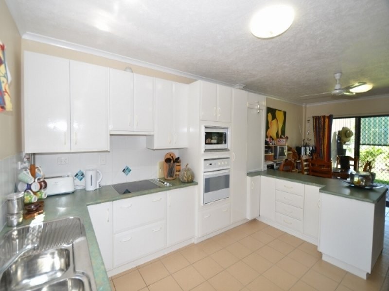 183 Ocean Parade, Balgal Beach QLD 4816