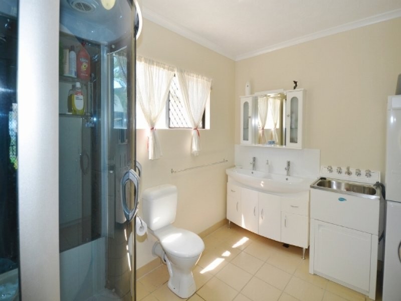 183 Ocean Parade, Balgal Beach QLD 4816