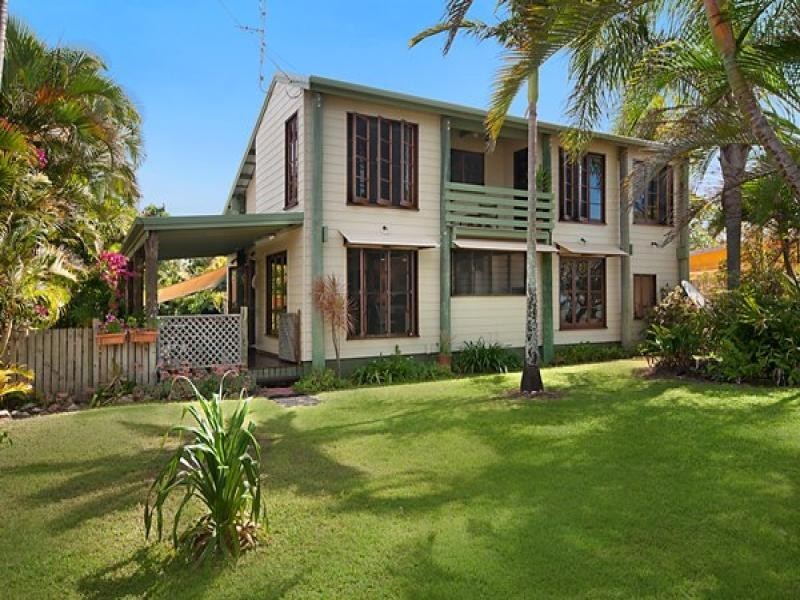 36 Reef St, Saunders Beach QLD 4818