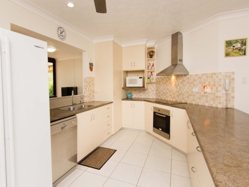 2 Rollo Court, Balgal Beach QLD 4816