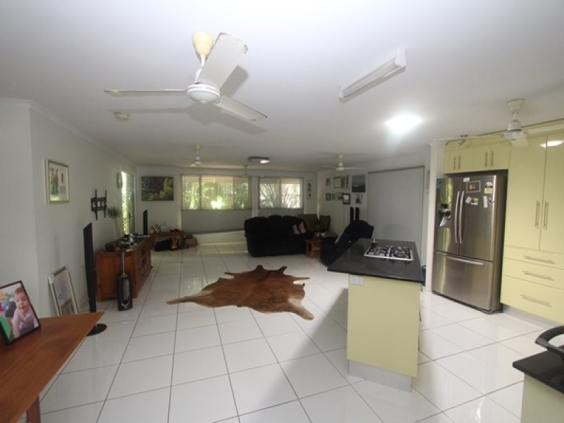 193 Ocean Parade, Balgal Beach QLD 4816