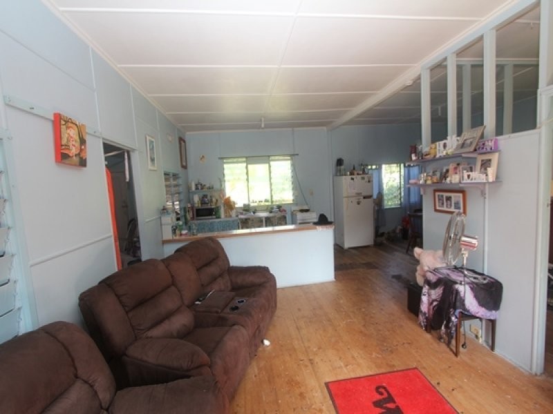 23 Lagoon Crescent, Saunders Beach QLD 4818