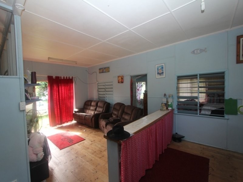 23 Lagoon Crescent, Saunders Beach QLD 4818