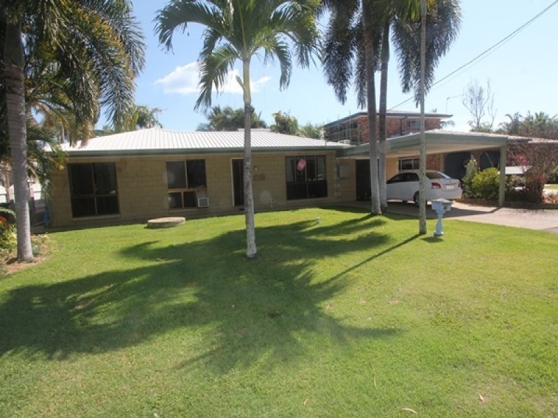 32 Esplanade, Toolakea QLD 4818