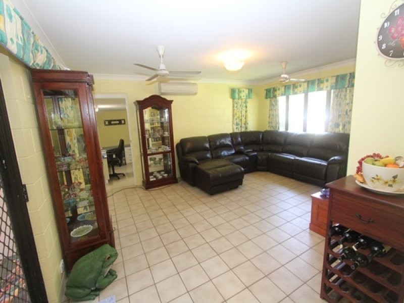 32 Esplanade, Toolakea QLD 4818