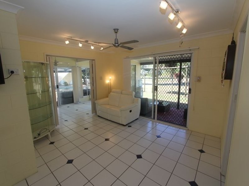 7 Rollo Ct, Balgal Beach QLD 4816