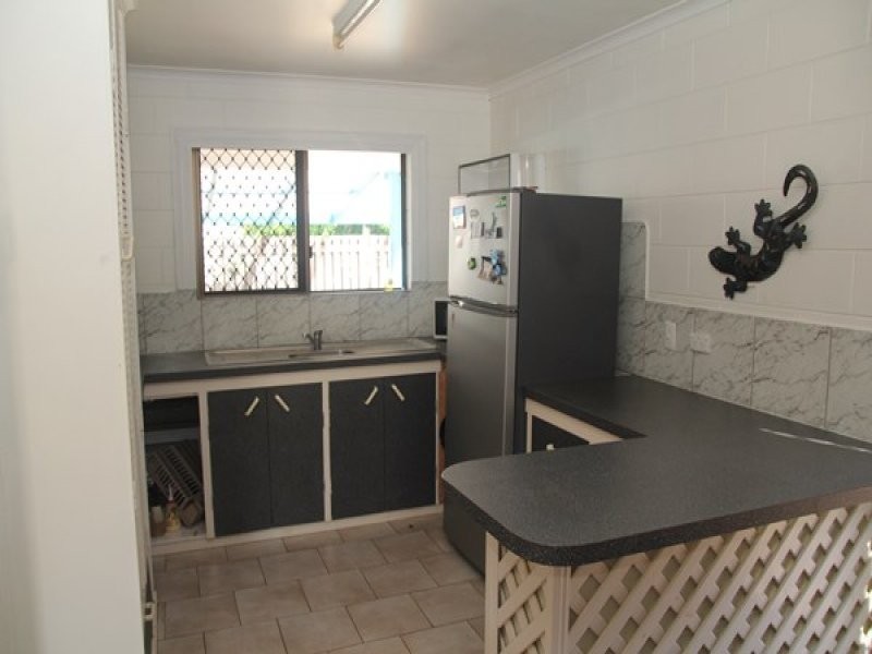 2 Tracey St, Balgal Beach QLD 4816