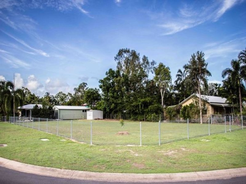 1 Justin Street, Balgal Beach QLD 4816