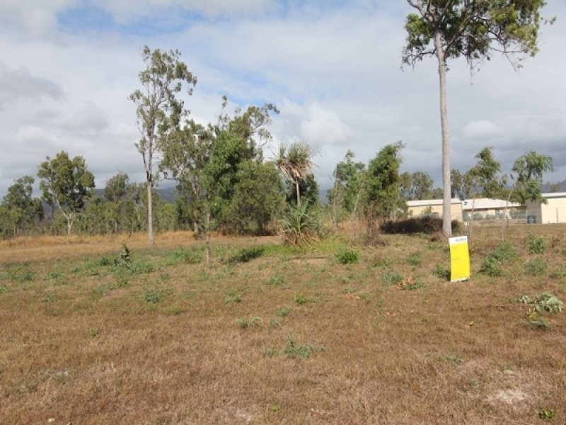 38 Augusta Dr, Balgal Beach QLD 4816