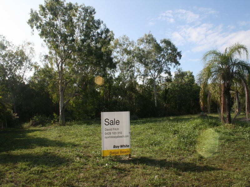 2 Pebble Beach Court, Balgal Beach QLD 4816