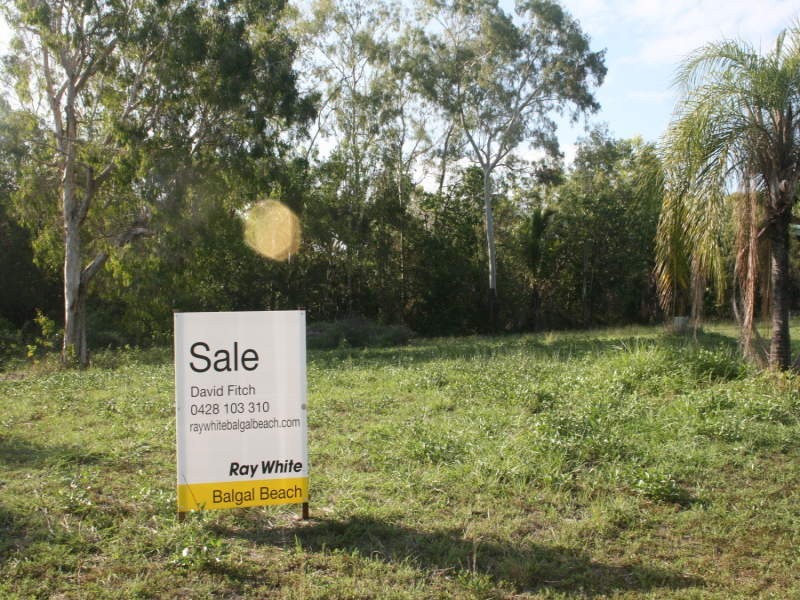 2 Pebble Beach Court, Balgal Beach QLD 4816