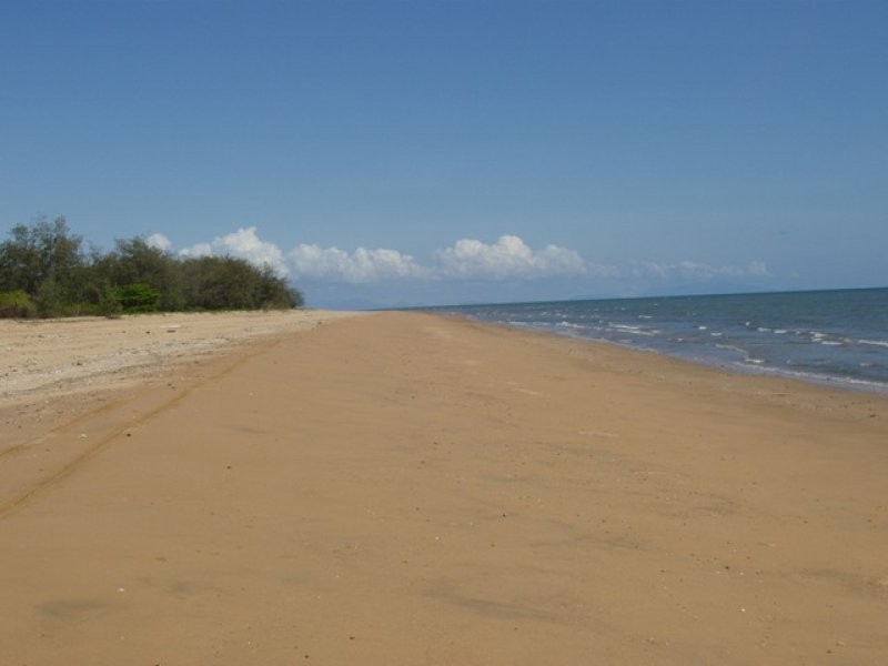 2 Pebble Beach Court, Balgal Beach QLD 4816