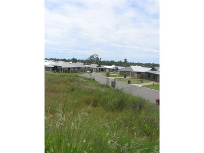 76 Hillock Crescent, Bushland Beach QLD 4818