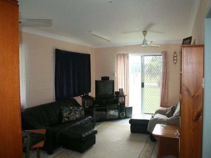 2 Justin Street, Balgal Beach QLD 4816