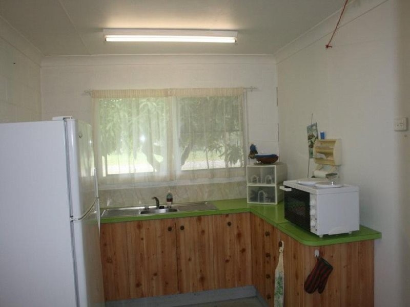 2 Justin Street, Balgal Beach QLD 4816