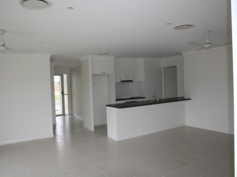 35 Beach Court, Balgal Beach QLD 4816