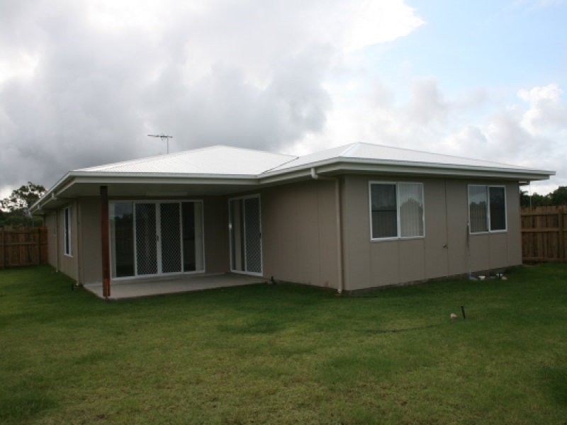 35 Beach Court, Balgal Beach QLD 4816